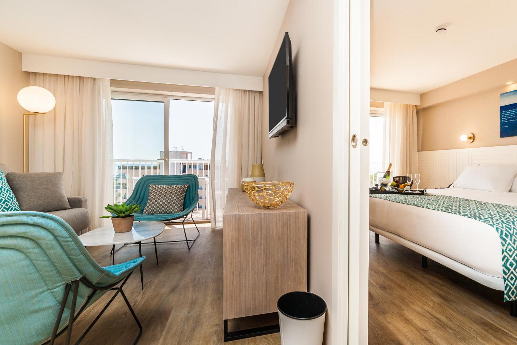 ホテル エウロエスタルス マリヴェン パルマ・デ・マリョルカ エクステリア 写真 Room with balcony