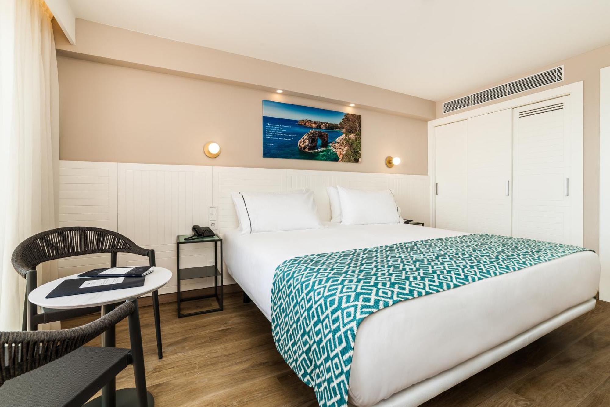 ホテル エウロエスタルス マリヴェン パルマ・デ・マリョルカ エクステリア 写真 Room at the hotel