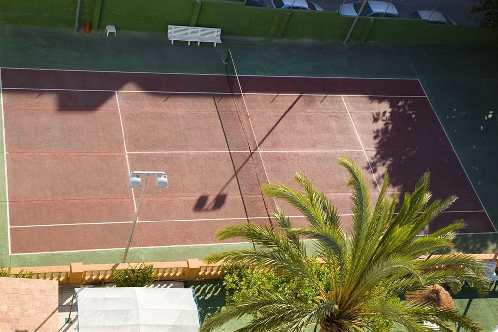 ホテル エウロエスタルス マリヴェン パルマ・デ・マリョルカ 設備 写真 Tennis court