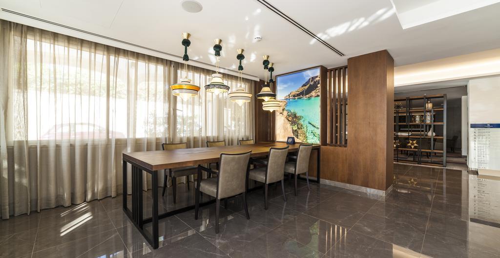 ホテル エウロエスタルス マリヴェン パルマ・デ・マリョルカ エクステリア 写真 Interior of the hotel
